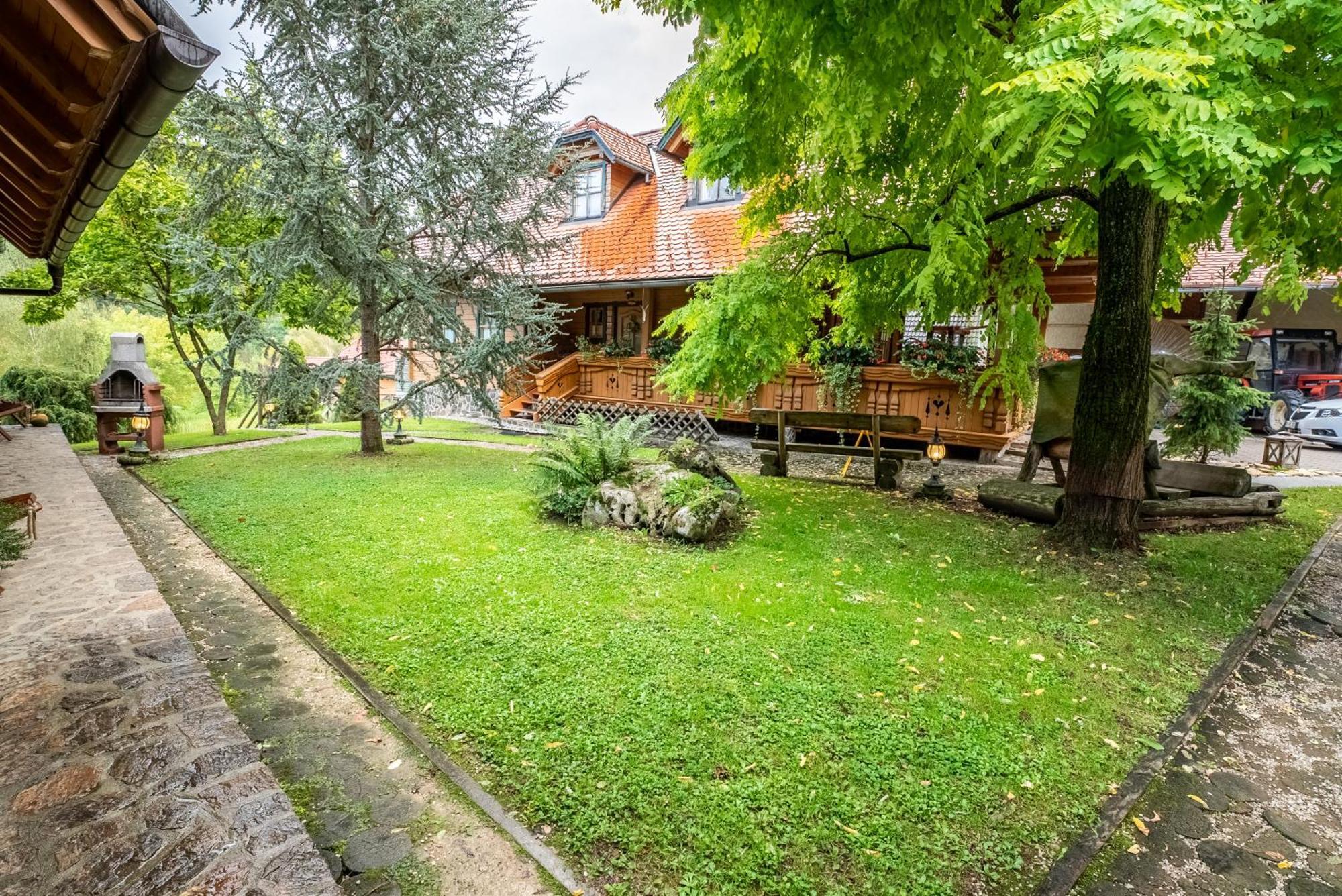 Korosec Apartments And Wellness Centre Mozirje Esterno foto